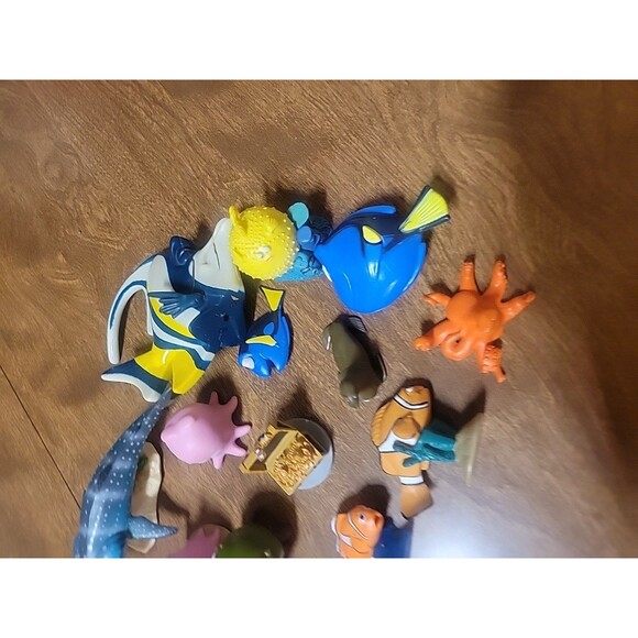 Disney Pixar Finding Dory Nemo Action Figure Lot Cake Toppers - Picture 8 of 8